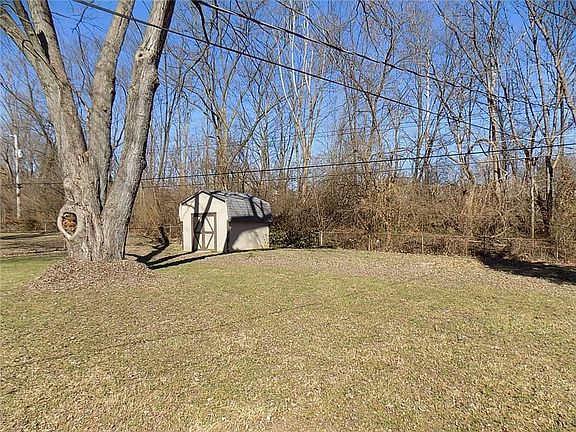 2nd image of 6992 Doris Dr