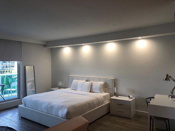 3rd image of 2301 Collins Ave APT 429