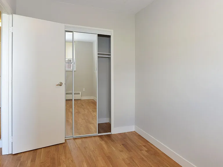 230 Oak St — Photo 46