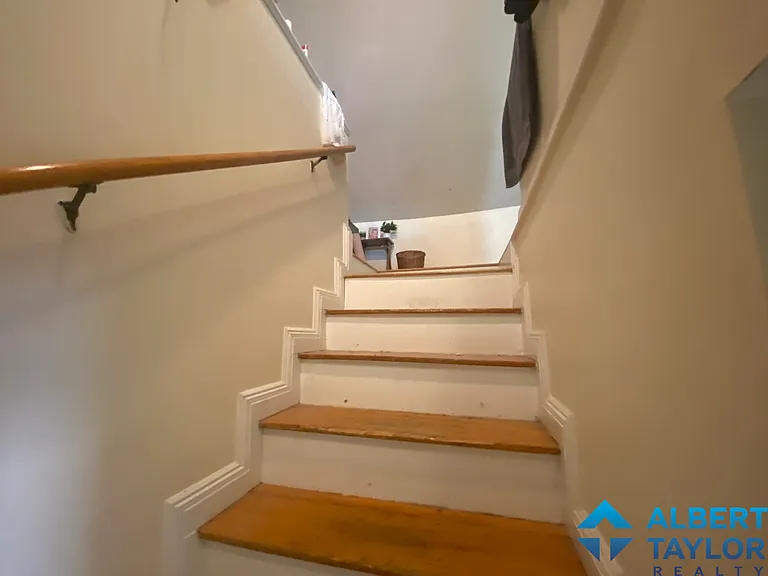 12 Gerald Rd — Photo 3