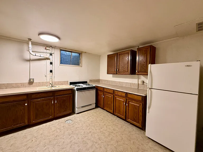 610 Cowan St #1/2 — Photo 6