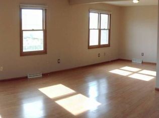 7200 Hawthorne Dr, Cheyenne, WY 82009