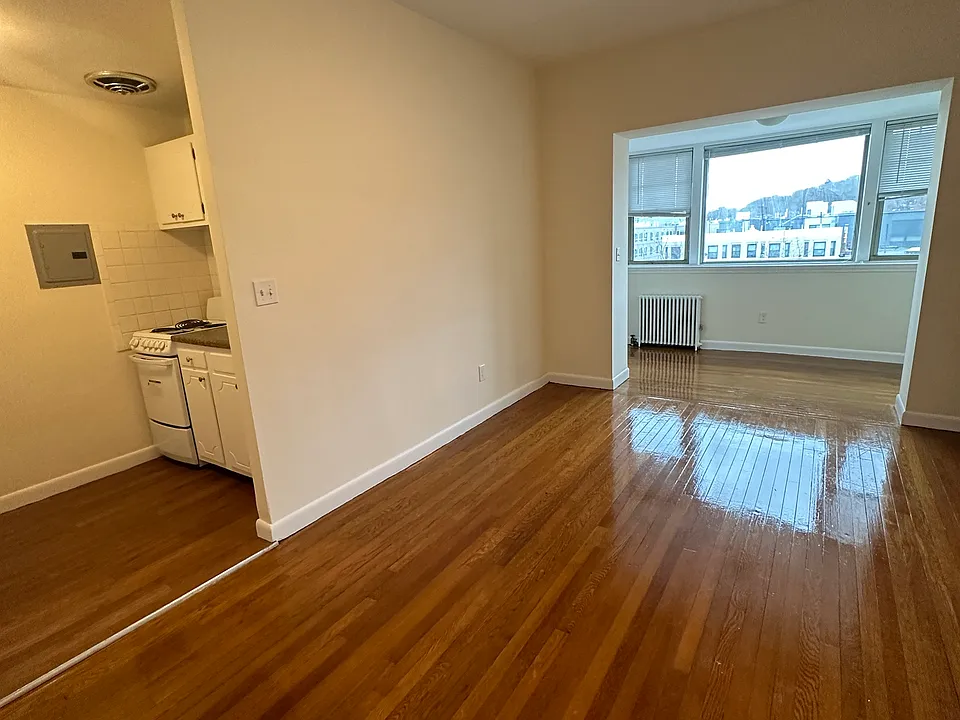 1317 Commonwealth Ave #304