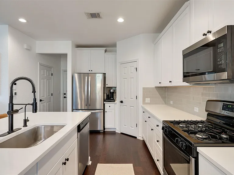 5215 Golden Canary Ln — Photo 9