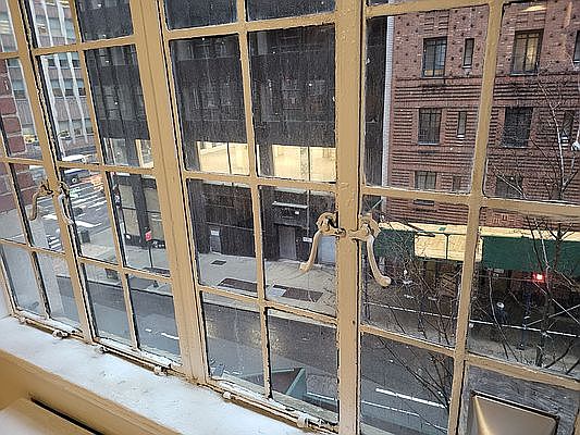 5th image of 304 E 41st St APT 404A