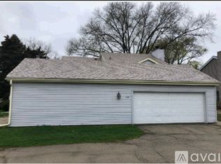 1118 N Alpine Rd, Rockford, IL 61107