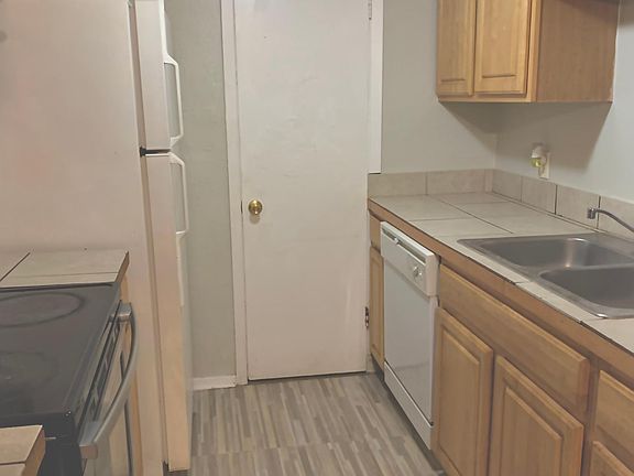 3rd image of 2124 Burton Dr APT 144