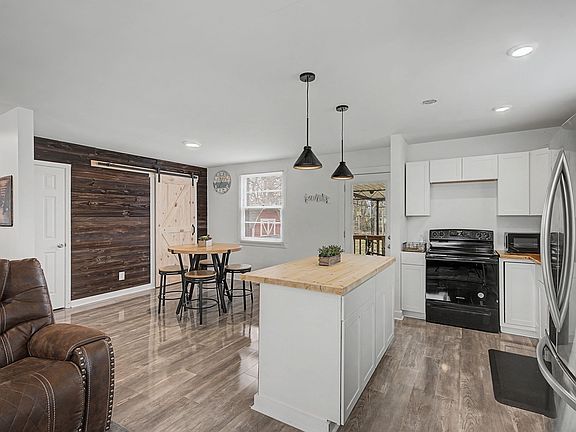 4th image of 5017 Madeline Dr