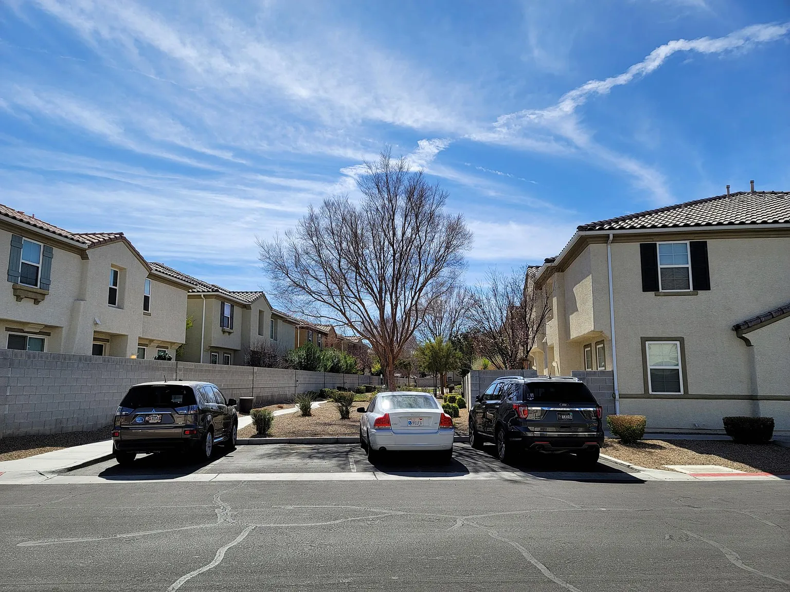 3 bed, 2.5 bath, 1489 sqft, $1,995 — Photo 4