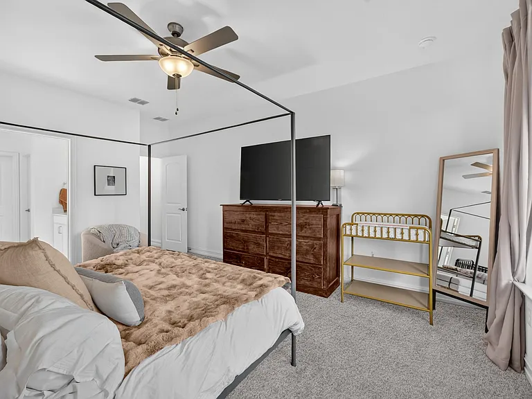 1109 Nathan Ln — Photo 35