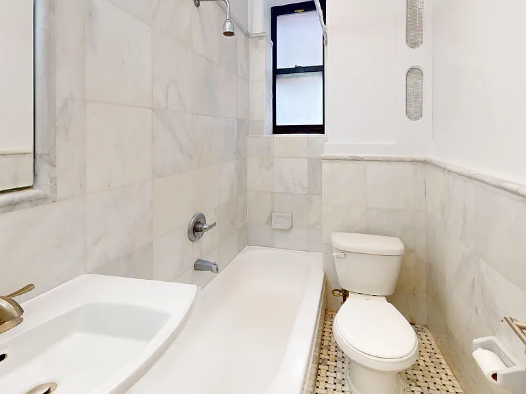245 W 51st St #311 — Photo 10