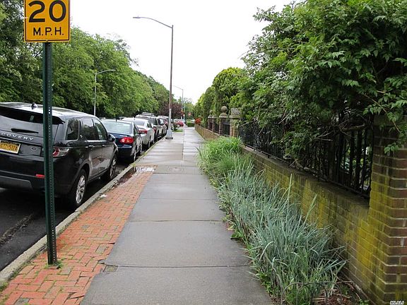 2nd image of 14-36 Waters Edge Dr