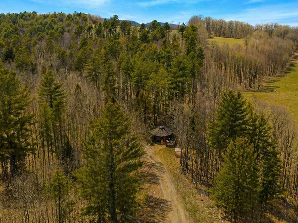 438 Old Bradley Road, St. Johnsbury, VT 05819