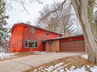 1614 S Gateway St, Middleton, WI 53562