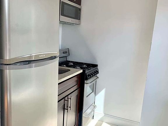 5th image of 301 E 60th St APT 2A