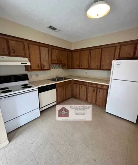 3102 Courtney Ave #0 — Photo 2
