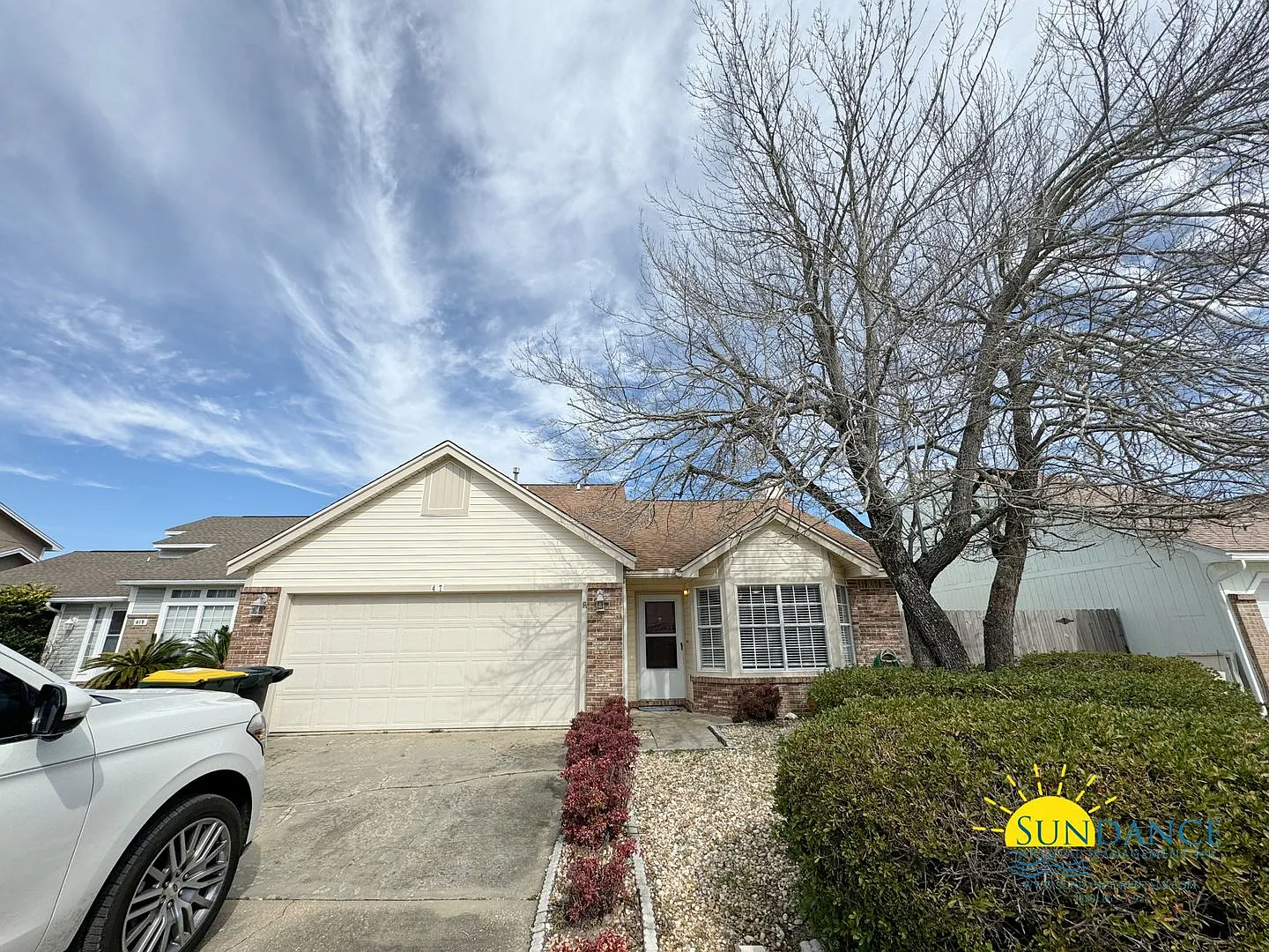 Stunning 3-Bedroom Home in a Tranquil Cul-de-Sac! — Photo 1
