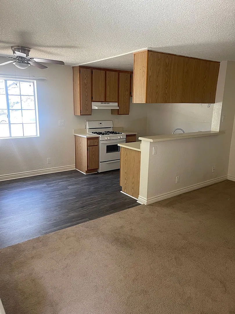 6810 Foothill Blvd Tujunga — Photo 4