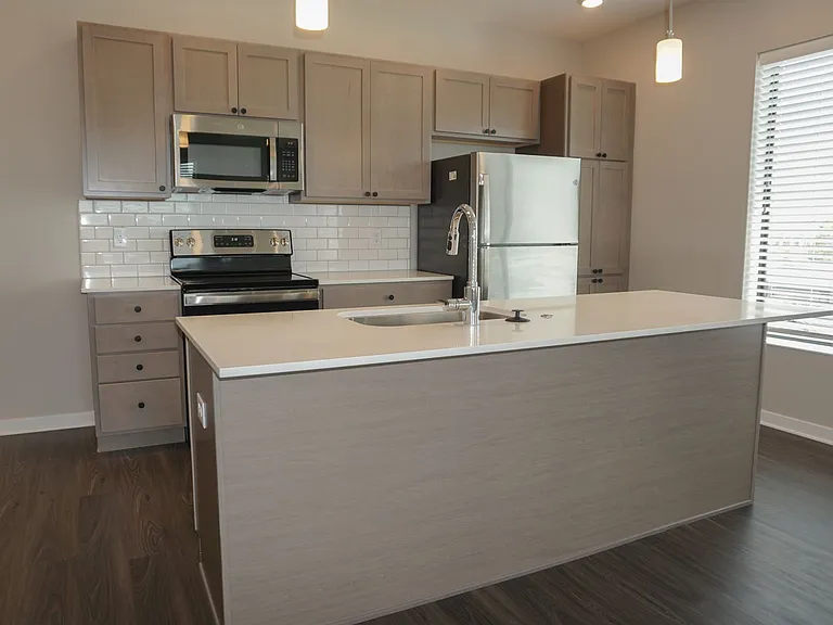 Level at Village Gardens — Photo 57