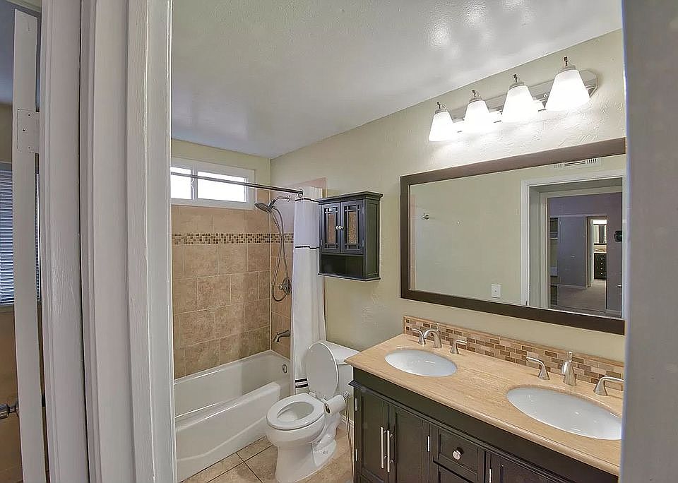 1st image of 964 E Evelyn Ave