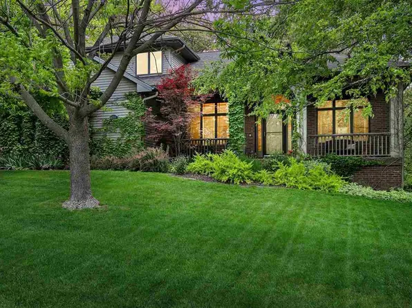 830 Highland Park Ave, Coralville, IA 52241