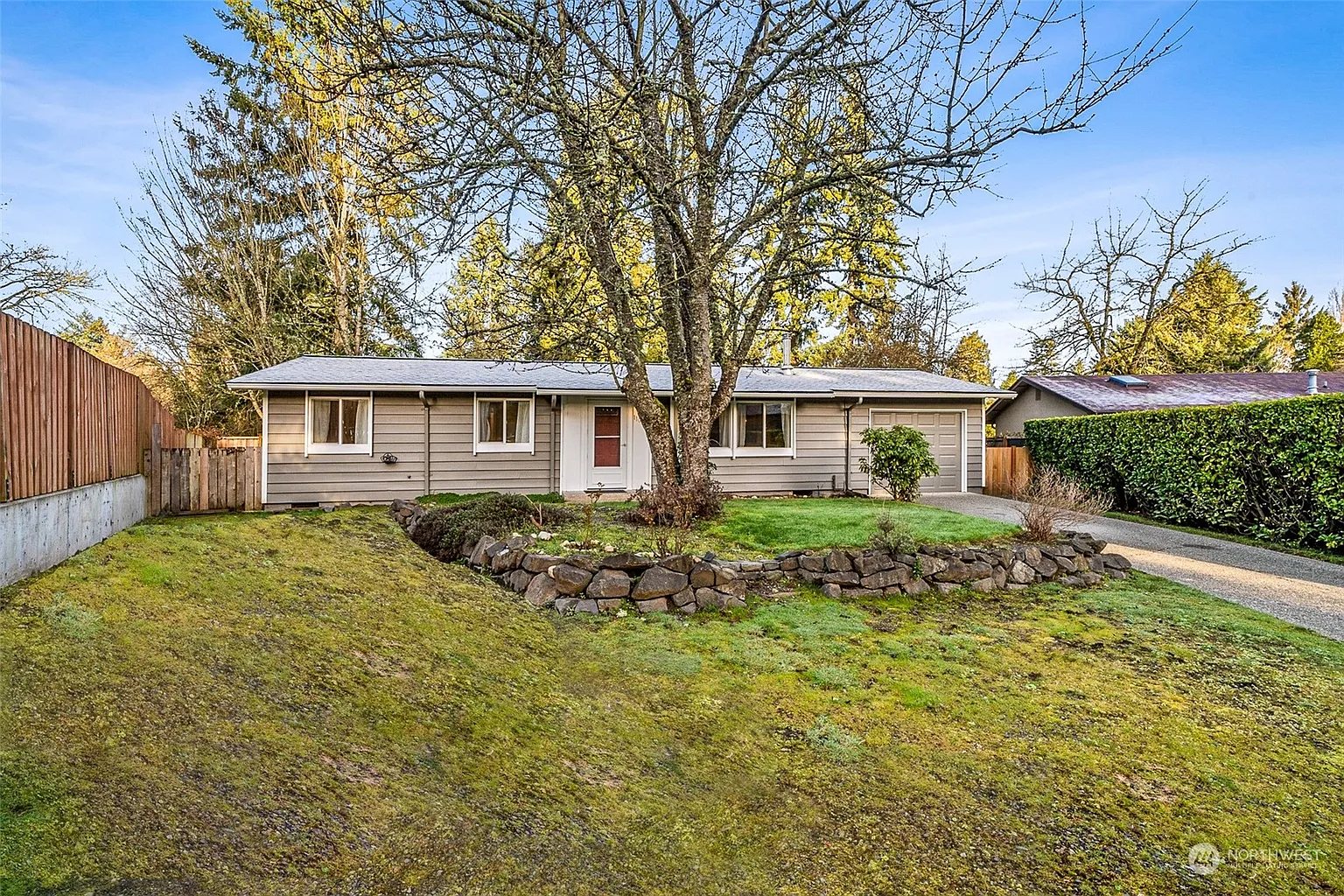 1104 Eleanor Court photo 1