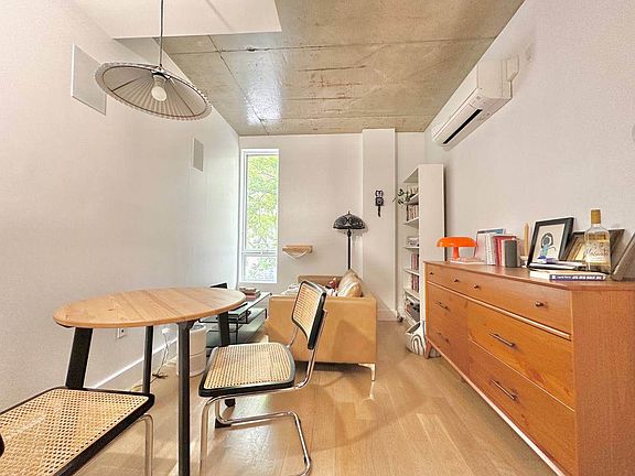 3rd image of 152 Manhattan Ave APT 2B