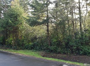 585 Sunset Ave NE, Ocean Shores, WA