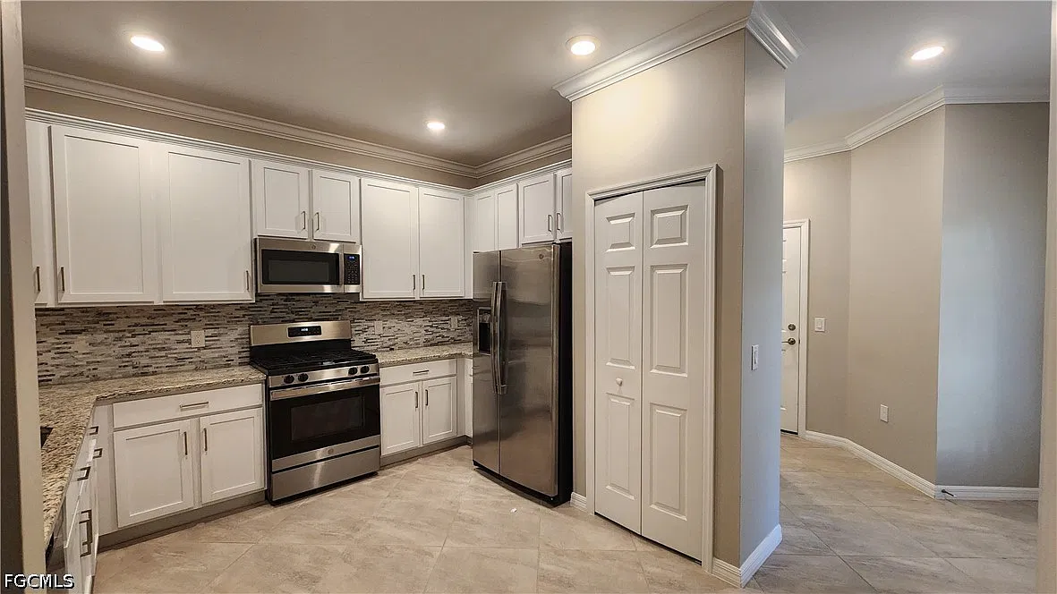 2 bed, 2.0 bath, 1583 sqft, $2,300 — Photo 4