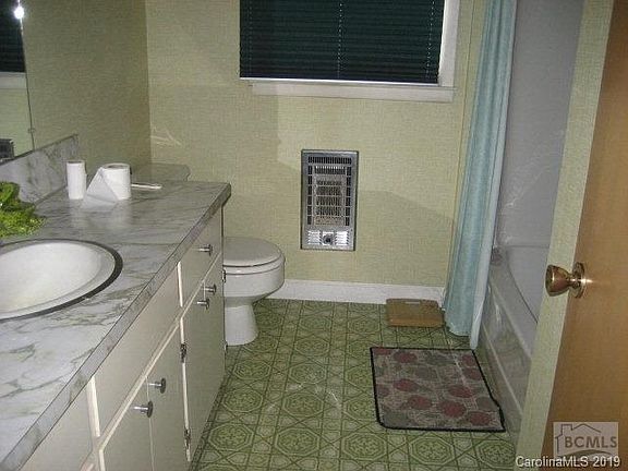 5th image of 301 White St NE