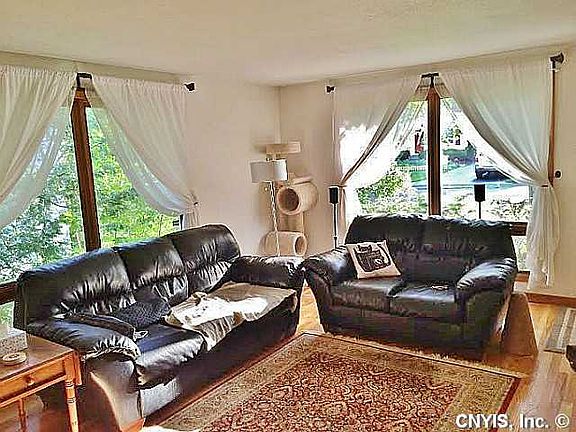 4th image of 106 McClennan Dr