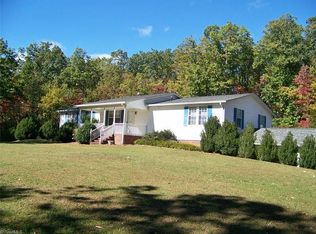 388 Davis Rd, Mount Airy, NC 27030