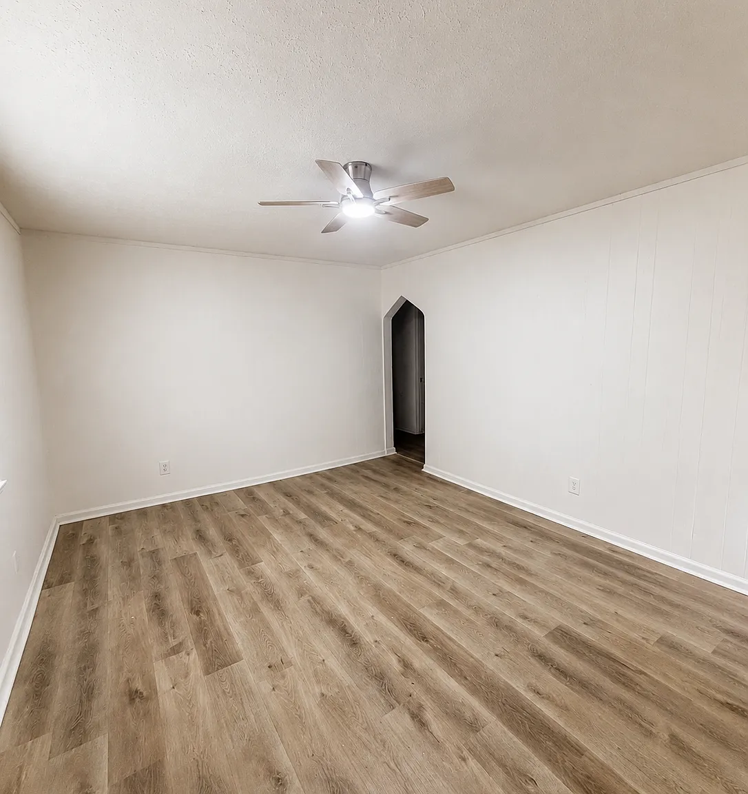 1134 Lincoln Avenue - 1 — Photo 2