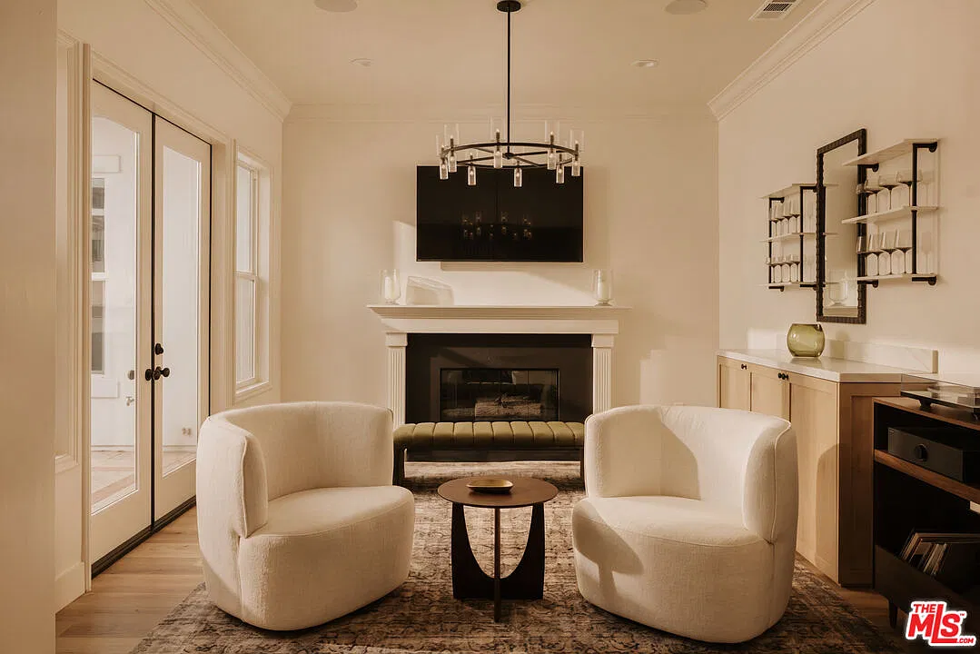 5 bed, 5.5 bath, 4610 sqft, $25,000 — Photo 3