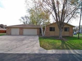 9610 Saratoga Ln N, Maple Grove, MN 55369