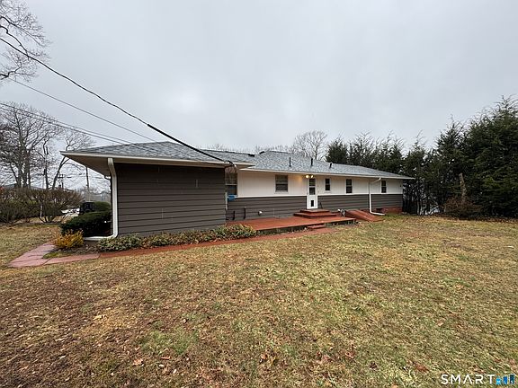 4th image of 90 Larchmont Avenue