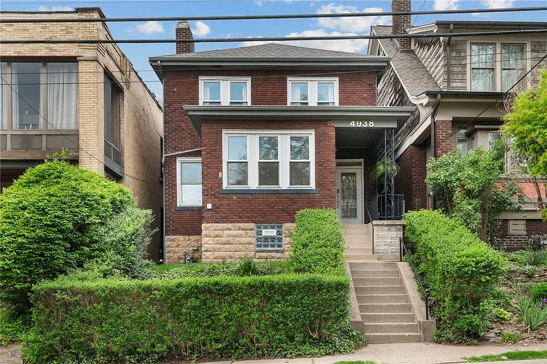 4038 Windsor St photo 1