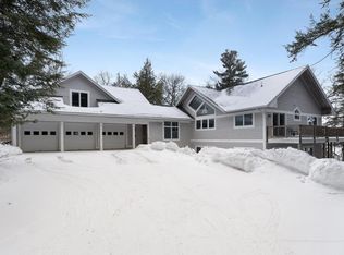 5304 Chippewa Dr, Harbor Springs, MI 49740