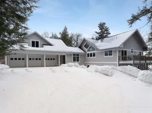 5304 Chippewa Dr, Harbor Springs, MI 49740
