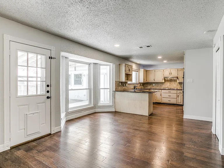 2204 Winslow Ct — Photo 12