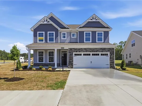 1218 Wharf Hill Dr, Smithfield, VA 23430