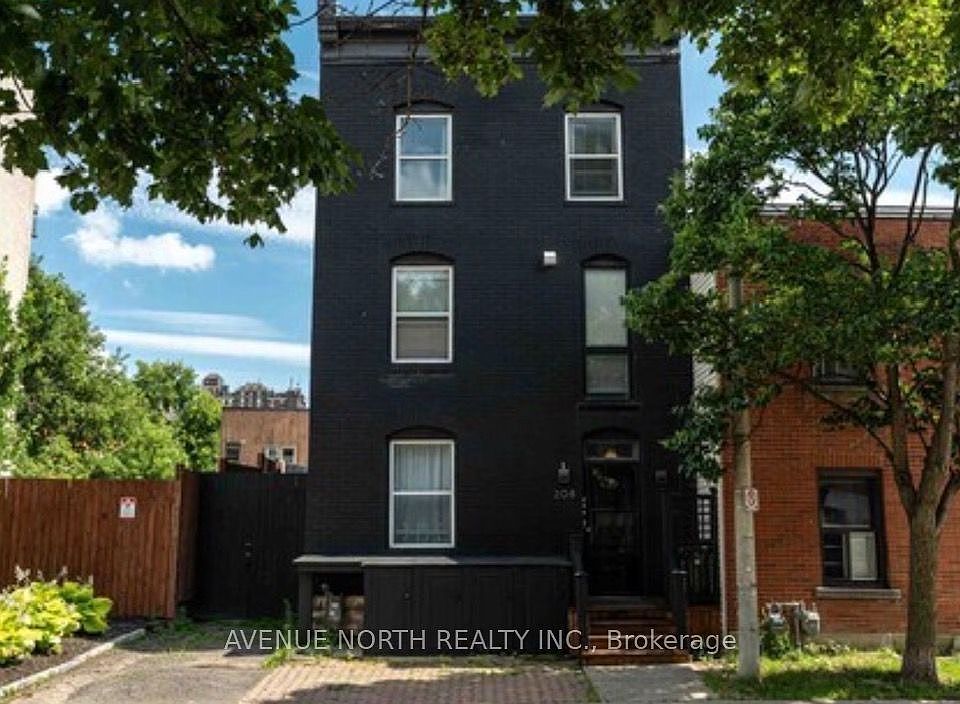 1st image of 208 Clarence St #1