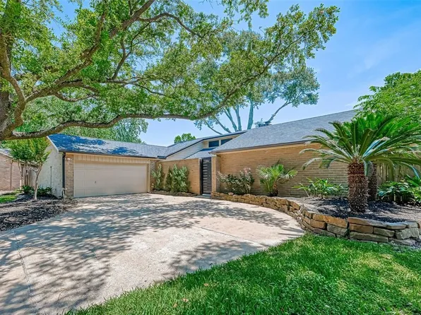 11802 Spruce Hill Dr, Houston, TX 77077