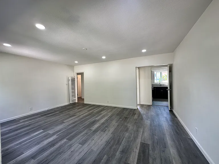 7419 Graves Ave — Photo 5