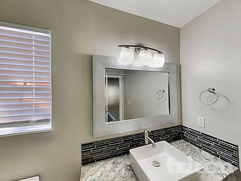 1608 Robards Way — Photo 6