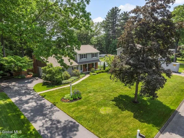 2 Crestwood Drive, Queensbury, NY 12804