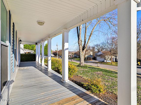 4th image of 2680 Crooked Oak Dr