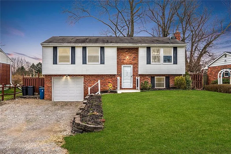 336 Hart Dr photo 1