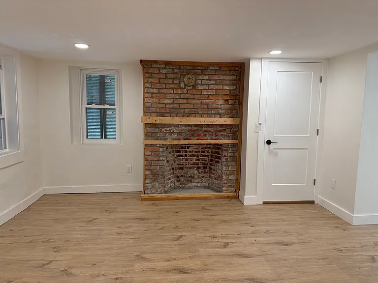 165 W Main St #1 — Photo 4