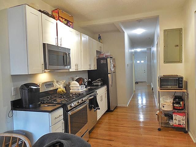 2nd image of 50 Oliver St #Ua